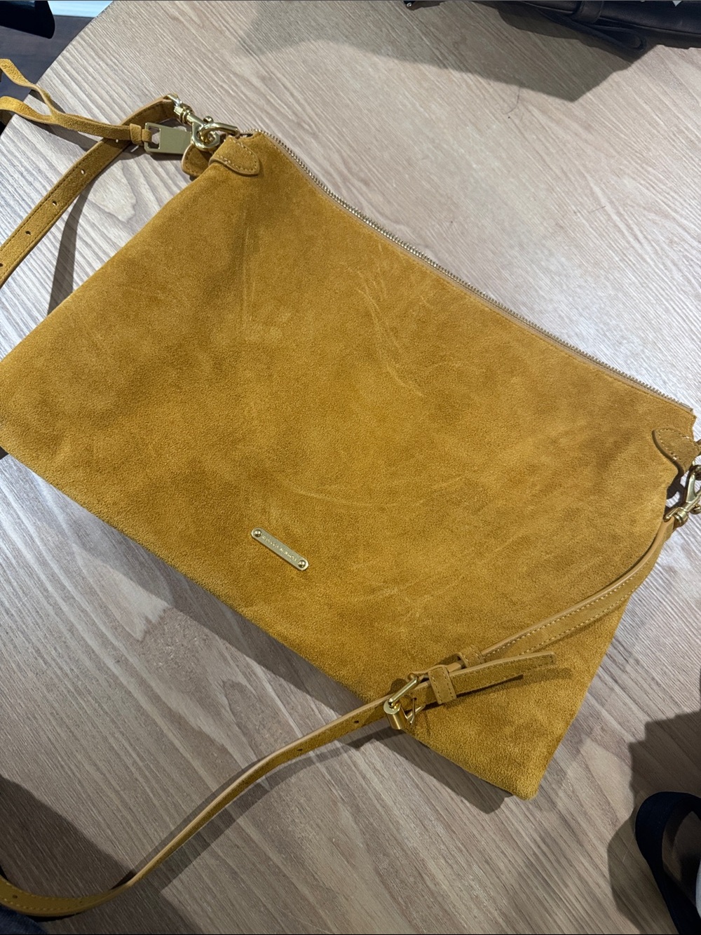 Never used Rebecca Minkoff Stevie Large Shoulder Bag In Oro